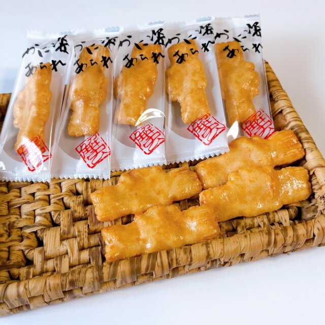 🦀🦀🦀🦀🦀🦀
かに姿あられの個包装デザインが一新されました‼️

縦並べ、横並べどちらも対応できるデザインです
🦀🦀🦀🦀🦀🦀

#あられ　#おかき　#米菓　#仁の蔵　#高橋製菓　#贈り物　#ギフト　#おつまみ　#おやつ　#かに　#パッケージ　#デザイン　#海の幸